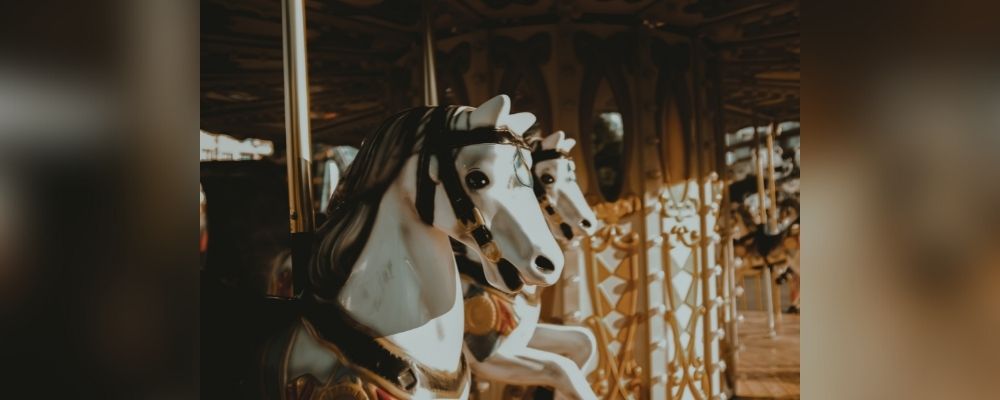 Manège, chevaux de bois, carrousel